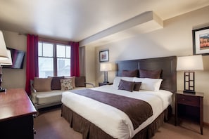 Bedroom, Room, Indoors, Furniture, Bed