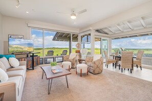 Kapalua Bay Villas 36G5 living room1