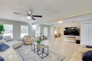 Living Room | Smart TV | Central A/C