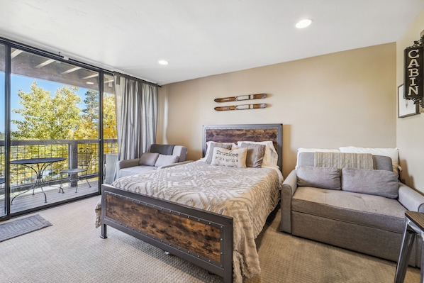 Truckee Vacation Rental | Studio | 1BA | 336 Sq Ft | 3rd Floor | Elevator Access