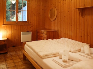 Furniture, Property, Window, Comfort, Building, Cabinetry, Wood, Interior Design, Bed Frame, Floor