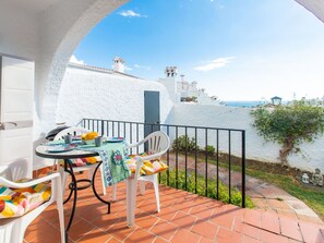 Sky, Plant, Table, Furniture, Building, Azure, Cloud, Chair, Interior Design, Outdoor Furniture