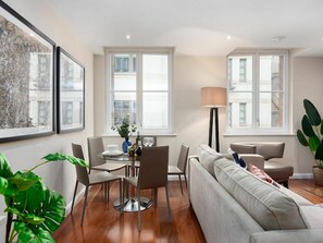 Table, Meubles, Plante, Canapé, Propriété, Fenêtre, Plante D'Appartement, Pot De Fleur, Cadre, Vert