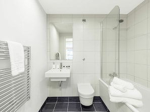 Mirror, Plumbing Fixture, Building, Tap, Sink, Bathroom, Purple, Architecture, Flooring