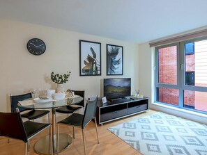 Picture Frame, Furniture, Plant, Property, Couch, Table, Window, Wood, Living Room, Building