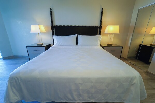Unit with 1 King bed
