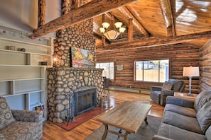 Living Room | Free WiFi