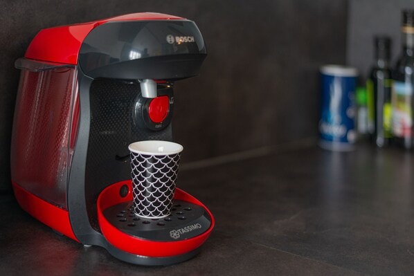 Kaffee und/oder Kaffeemaschine