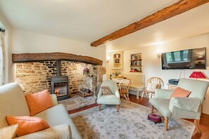 Cosy Corner Living Room - StayCotswold