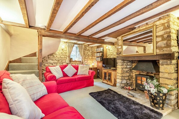 Lavender Cottage Living Room - StayCotswold