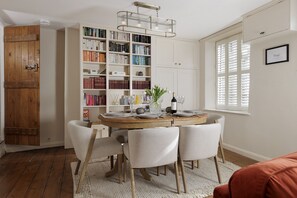 The Smithy Dining Room - StayCotswold