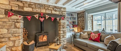 Miller's Cottage Living Room - StayCotswold