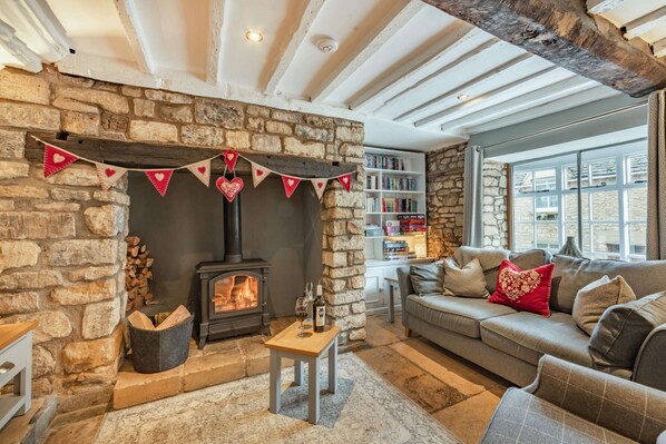 Miller's Cottage Living Room - StayCotswold