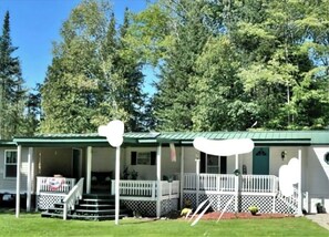 FRONT OF HOUSE 