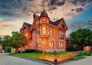 The Bressmer - Exterior
