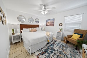 Easter Shores 101 | King Master Bedroom