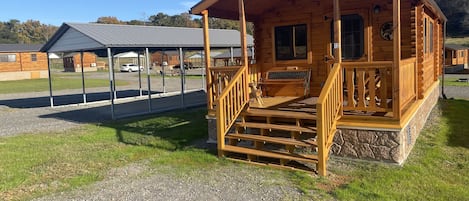 Cabin with Boat Port