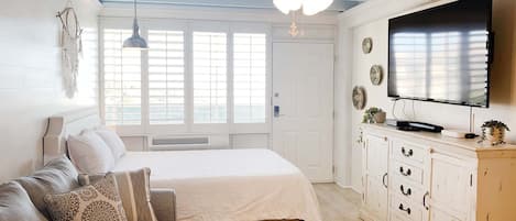 Welcome to Fontainebleau Terrace #332