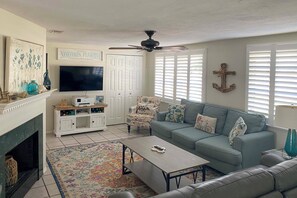 Living Room | Open-Concept Layout | Free WiFi | Smart TV