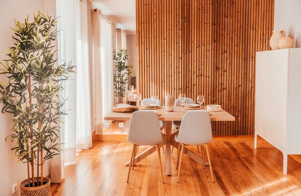 Pleasant dining area in Campo de Ourique