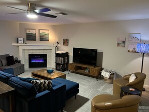 Enter to spacious livingroom