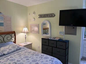 This is a queen size bed. The dresser has 3 small drawers & 6 medium drawers.