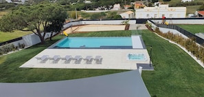 Pool &amp; Garden View