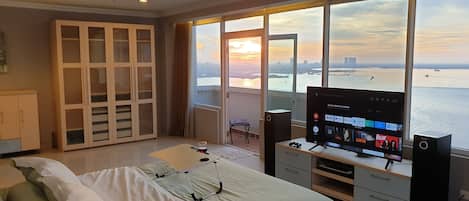 master bedroom  
https://youtu.be/rg_Xdoaq3p4

https://youtu.be/dCh67w7XHig
