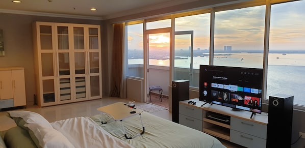 master bedroom  
https://youtu.be/rg_Xdoaq3p4

https://youtu.be/dCh67w7XHig
