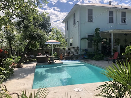 Enjoy your private oasis complete with BBQ and pool !