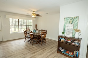 Dining area 1