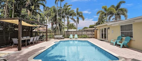 backyard / Pool 