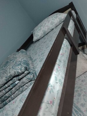 2nd bedroom / 3 bed bunk bed