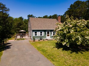 Front of house taken from cul-de-sac