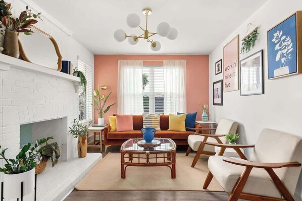 Our recently renovated 1930's home has been crafted into an "experience" for guests looking for a taste of Music City through the history of some of Nashville's biggest icons!  STRP#: 2019016413