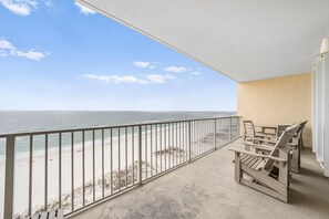 4 SAN1007 Balcony