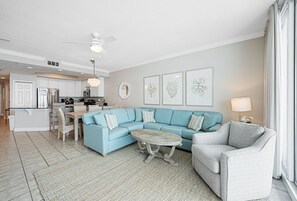 3 SAN1007 Living Room