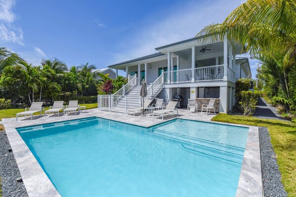 Large Outdoor Space! Great for spending time with friends and family.