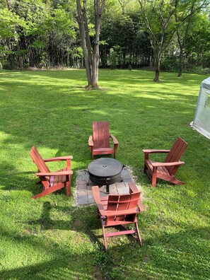 where conversations begin!
firepit becomes a grill.