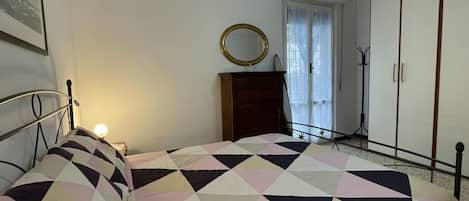 Proprietà, Comfort, Tessile, Legna, Interior Design, Illuminazione, Architettura, Pavimentazione, Pavimento, Telaio Del Letto