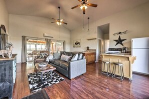 Open Kitchen, Dining, And Living Areas