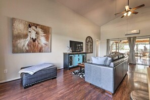 Open Living Area w/ Updated Furnishings