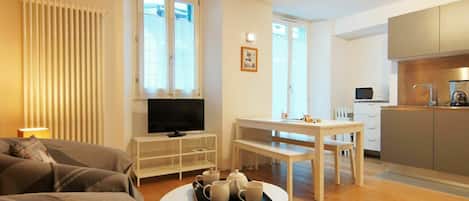 Tabelle, Möbel, Eigentum, Couch, Komfort, Gebäude, Holz, Fenster, Interior Design, Die Architektur