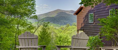 Side of house seating to enjoy the beautiful view