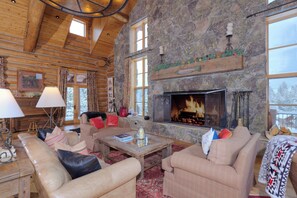 Living Area | Main Level