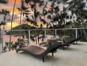 Relax, Unwind, Read a book and fall asleep on your own private ocean deck