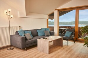 Wohnzimmer mit Panoramablick