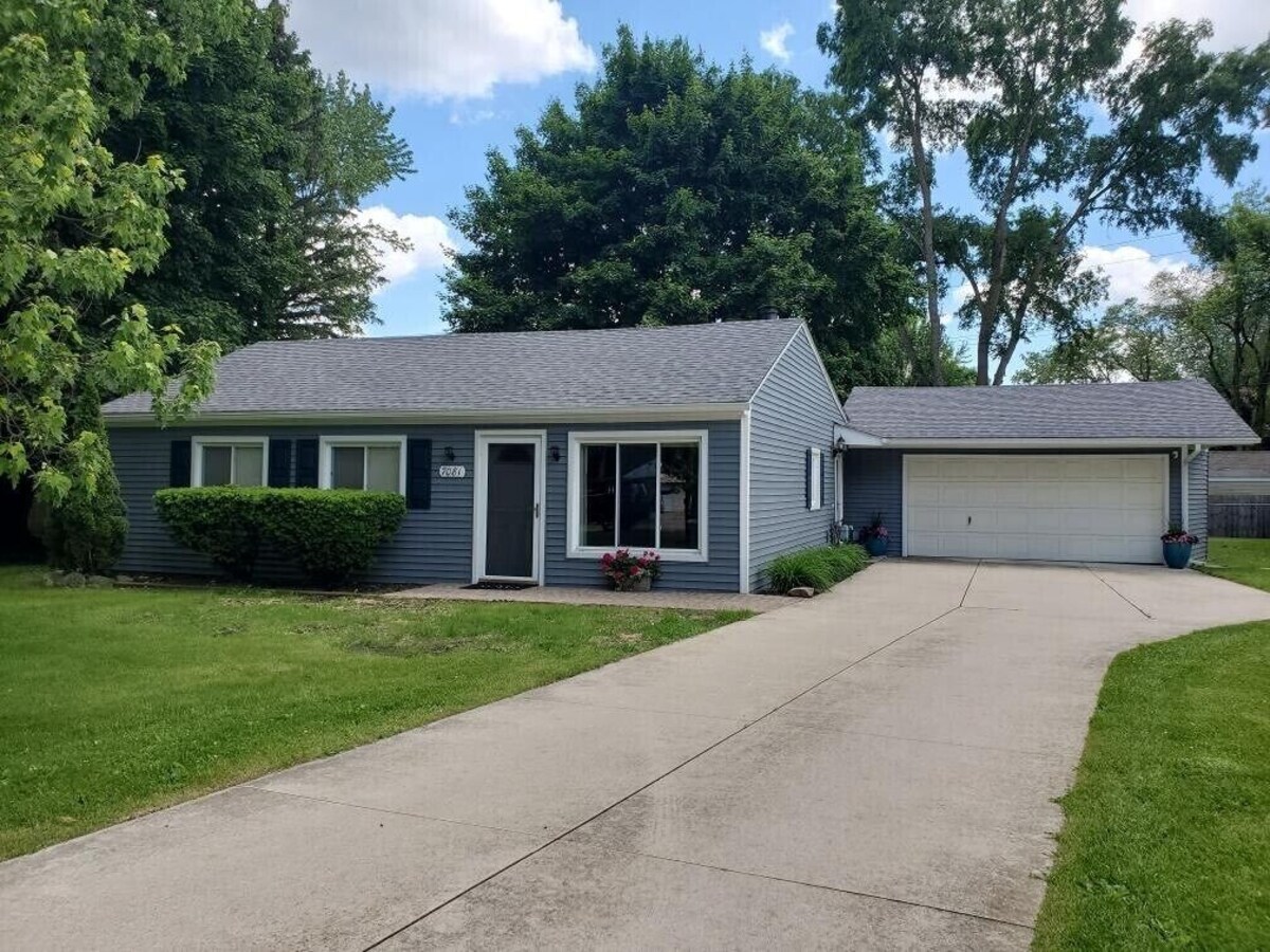 Your Cozy Clarkston Home Away From Home