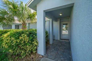 Front door equipped smart August lock