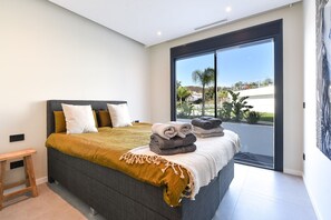 Bedroom with king-size bed